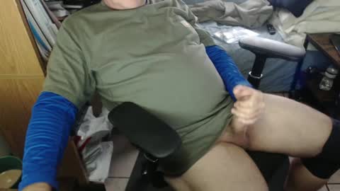 luckycharms9595 online show from January 8, 3:28 pm