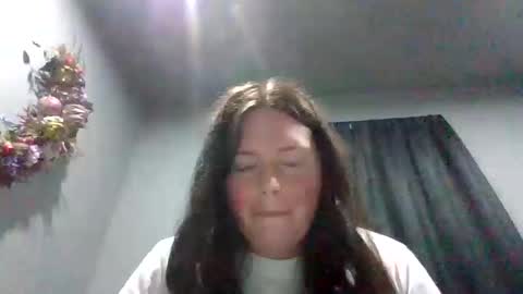 luckygirl96 online show from October 15, 1:31 am