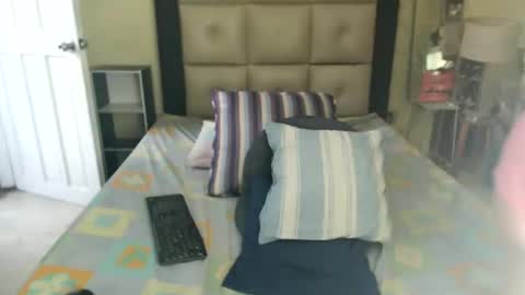 Snapshot of luckyisa chatting on January 21, 9:46 am angelisa online show from January 21, 9:46 am