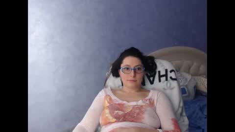luckylinda23 online show from February 6, 7:29 pm