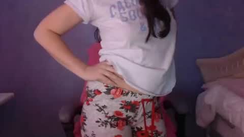 luckylinda23 online show from May 6, 5:08 pm