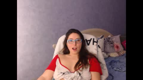 luckylinda23 online show from February 4, 3:15 pm
