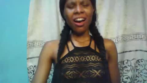 Snapshot of luckymadequeen chatting on March 3, 11:14 pm Gloria online show from March 3, 11:14 pm