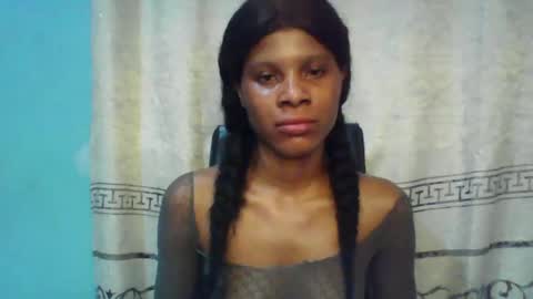 Snapshot of luckymadequeen chatting on February 5, 11:39 pm Gloria online show from February 5, 11:39 pm