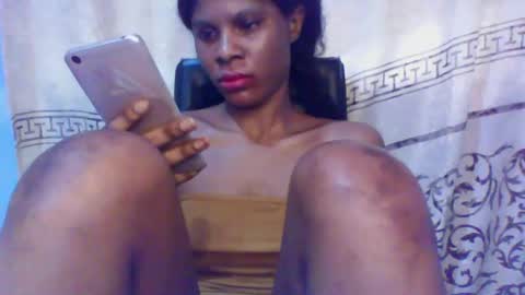 Snapshot of luckymadequeen chatting on January 31, 8:22 am Gloria online show from January 31, 8:22 am