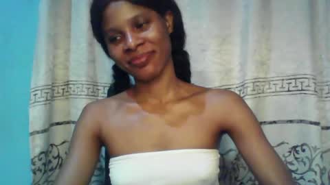 Snapshot of luckymadequeen chatting on February 13, 11:58 pm Gloria online show from February 13, 11:58 pm