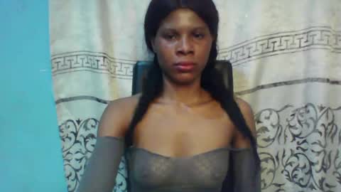 Snapshot of luckymadequeen chatting on March 1, 6:46 am Gloria online show from March 1, 6:46 am