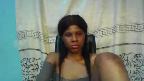 Snapshot of luckymadequeen chatting on March 1, 11:58 pm Gloria online show from March 1, 11:58 pm