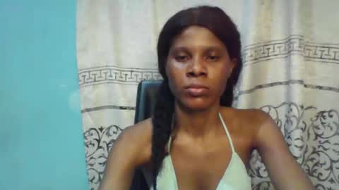 Snapshot of luckymadequeen chatting on February 22, 2:17 am Gloria online show from February 22, 2:17 am