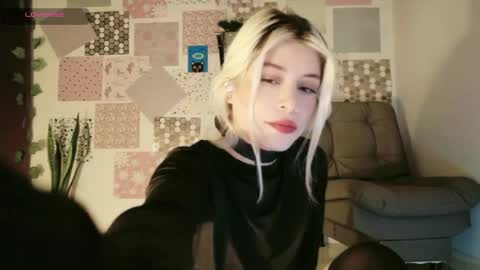 luckysapphire777 online show from April 28, 7:45 am