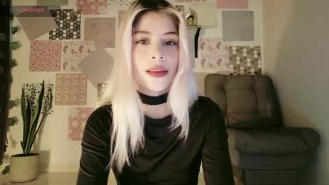 luckysapphire777 online show from May 18, 1:39 pm