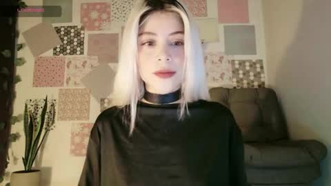 luckysapphire777 online show from May 17, 12:25 pm