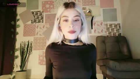 luckysapphire777 online show from May 15, 11:18 am
