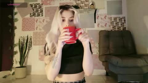 luckysapphire777 online show from May 24, 1:17 pm