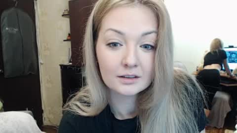 Snapshot of luckyshotgirl chatting on January 26, 7:20 pm LuckyShot online show from January 26, 7:20 pm