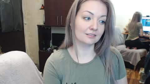 Snapshot of luckyshotgirl chatting on February 27, 9:14 pm LuckyShot online show from February 27, 9:14 pm