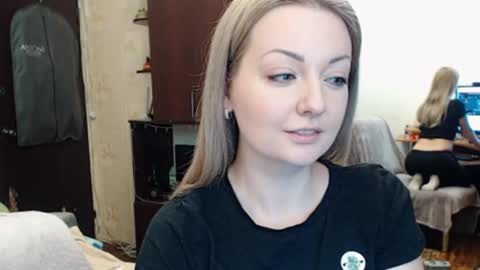 Snapshot of luckyshotgirl chatting on February 11, 2:13 pm LuckyShot online show from February 11, 2:13 pm