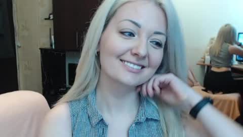 LuckyShot online show from April 22, 1:51 pm