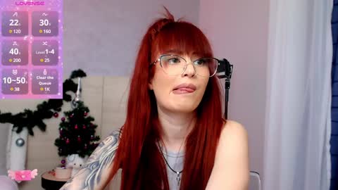 Snapshot of luckyymia chatting on January 6, 11:09 pm Mia online show from January 6, 11:09 pm