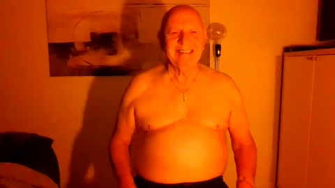 Snapshot of lucv031249 chatting on September 22, 4:49 am Lucbottom49 online show from September 22, 4:49 am