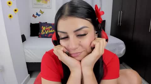 Snapshot of lucy007_ chatting on February 23, 10:09 pm luciana online show from February 23, 10:09 pm