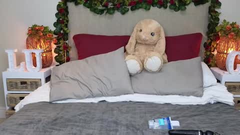 Snapshot of lucy1990xxx chatting on March 7, 9:06 pm Lucy online show from March 7, 9:06 pm