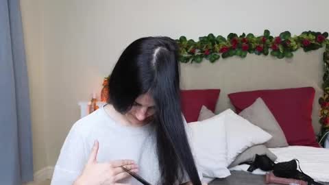 Snapshot of lucy1990xxx chatting on March 11, 12:17 pm Lucy online show from March 11, 12:17 pm