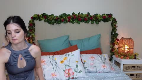 Snapshot of lucy1990xxx chatting on February 7, 12:31 am Lucy online show from February 7, 12:31 am