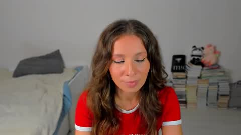 Snapshot of lucy__ray chatting on September 17, 8:23 pm lucy__ray online show from September 17, 8:23 pm