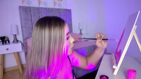 lucy online show from February 26, 4:05 am