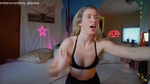 Snapshot of lucy_gooosey chatting on September 9, 11:49 pm Lucy. online show from September 9, 11:49 pm