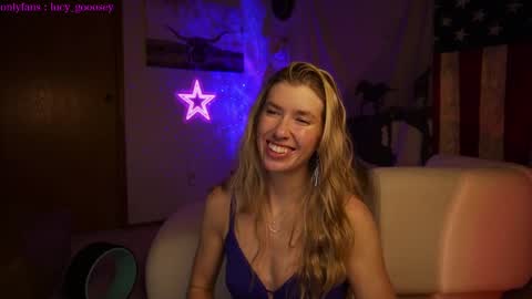 Snapshot of lucy_gooosey chatting on February 7, 2:40 am Lucy. online show from February 7, 2:40 am