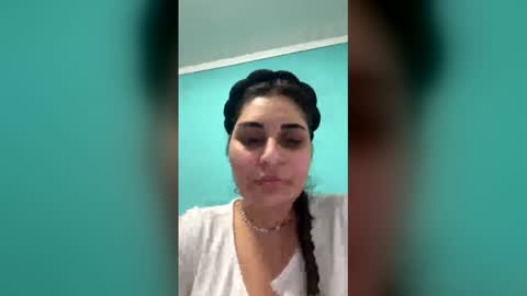 Lucy online show from February 16, 1:04 am