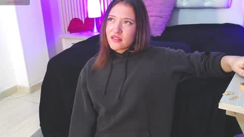 lucy_hs online show from February 20, 7:12 am