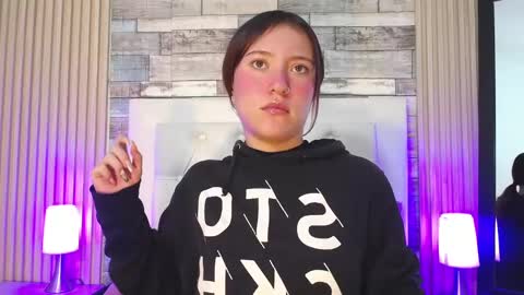 lucy_hs online show from February 14, 4:15 am