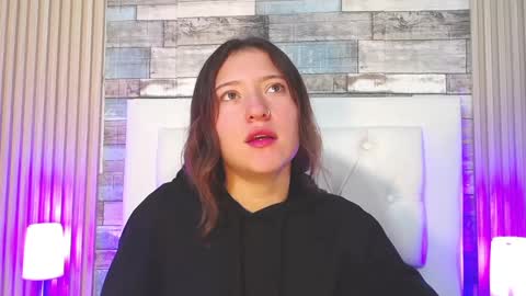 lucy_hs online show from February 18, 4:58 am