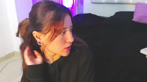 lucy_hs online show from February 18, 8:05 am
