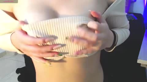lucy_hs online show from February 20, 4:07 am