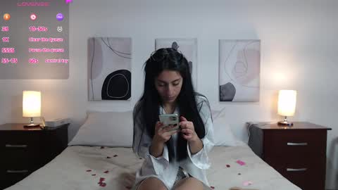 Snapshot of lucy_joi chatting on February 13, 5:48 am Luciana online show from February 13, 5:48 am