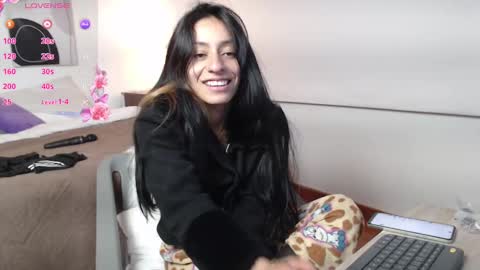 Snapshot of lucy_joi chatting on March 11, 5:57 am Luciana online show from March 11, 5:57 am