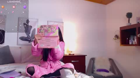 Snapshot of lucy_joi chatting on March 1, 5:09 am Luciana online show from March 1, 5:09 am