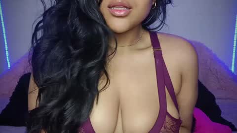 Lucy online show from December 3, 8:33 pm