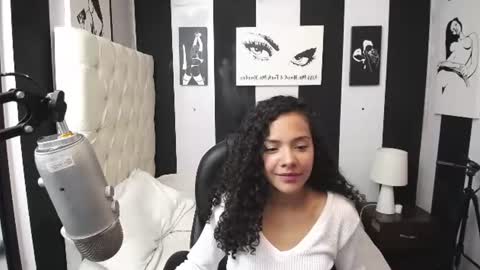 lucy_lorelei online show from June 16, 1:26 pm