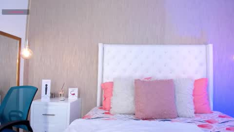 Lucy online show from December 17, 1:07 pm