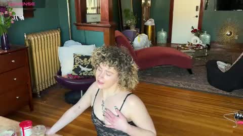 lucydreamsbaby online show from February 22, 6:08 pm