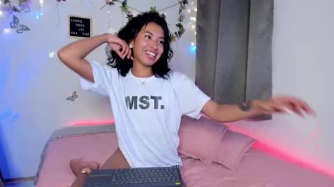 Lucy online show from January 10, 11:50 pm