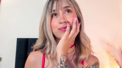 LucyJhonsonn online show from February 15, 4:58 am