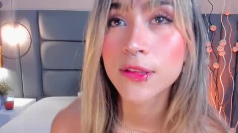 LucyJhonsonn online show from February 22, 1:11 am