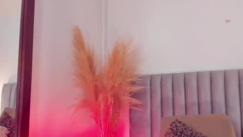 LucyJhonsonn online show from February 18, 4:15 am
