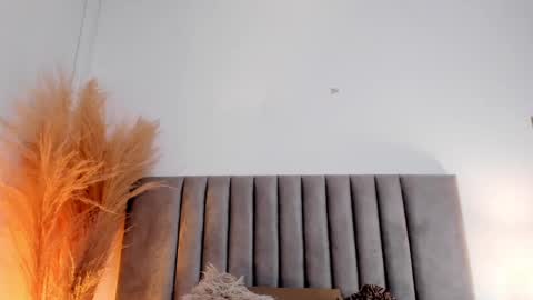 LucyJhonsonn online show from March 11, 6:19 am